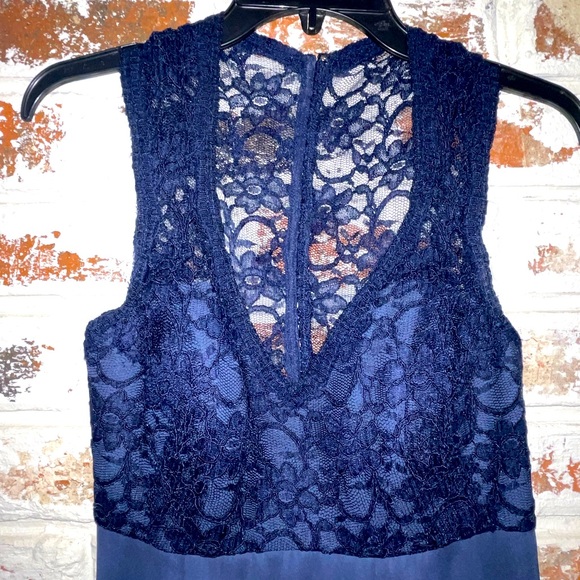 MORI LEE PROM/BRIDESMAID GOWN 693 Size 6 - Picture 5 of 10